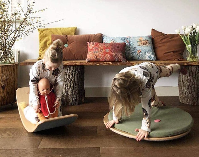 Planche équilibre Montessori Wobbel Original pour la motricité de